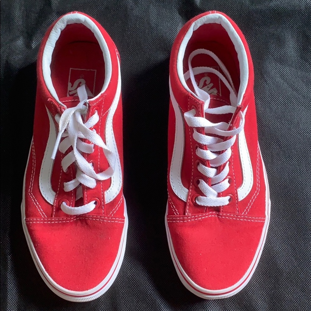 Red oldskool vans